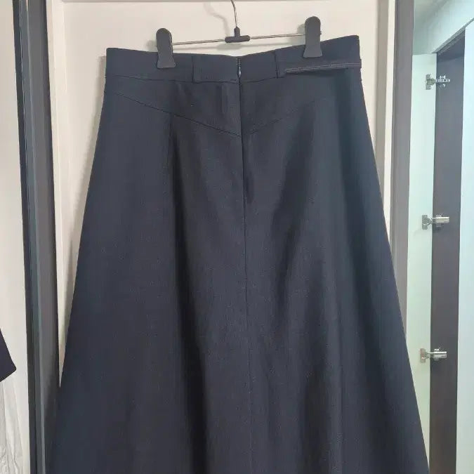 [BUNJANG] LATT (Hansem) Navy A-Line Midi Skirt / 한섬 LATT 래트 스커트