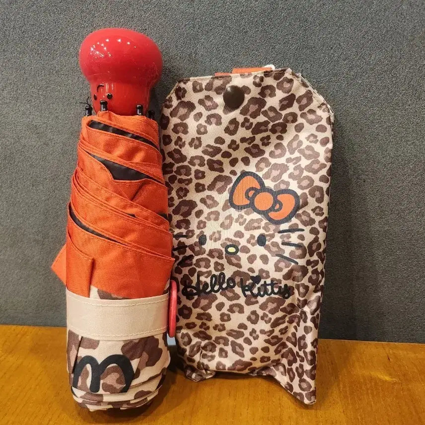 [BUNJANG] Hello Kitty Leopard Print Umbrella with Cover / 헬로키티 레오파드 우산 + 커버