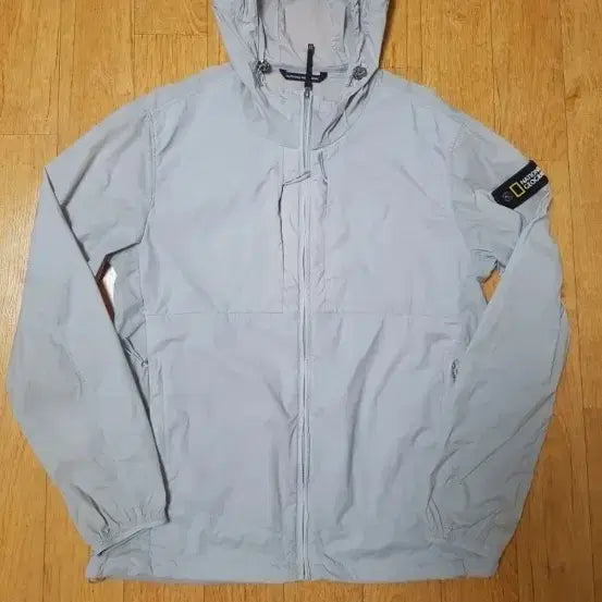 [BUNJANG] National Geographic Lightweight Waterproof Hooded Jacket (Slim 100) / 새상품급)내셔널지오그래픽 얇은 냉감 방수 우븐 후드 초경량자켓,슬림100