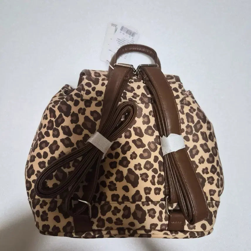 [BUNJANG] Hello Kitty Leopard Backpack Bag / 헬로키티 레오파드 백팩 가방