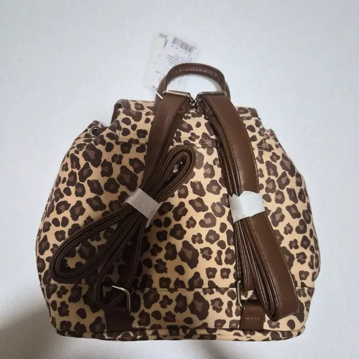 [BUNJANG] Hello Kitty Leopard Backpack Bag / 헬로키티 레오파드 백팩 가방