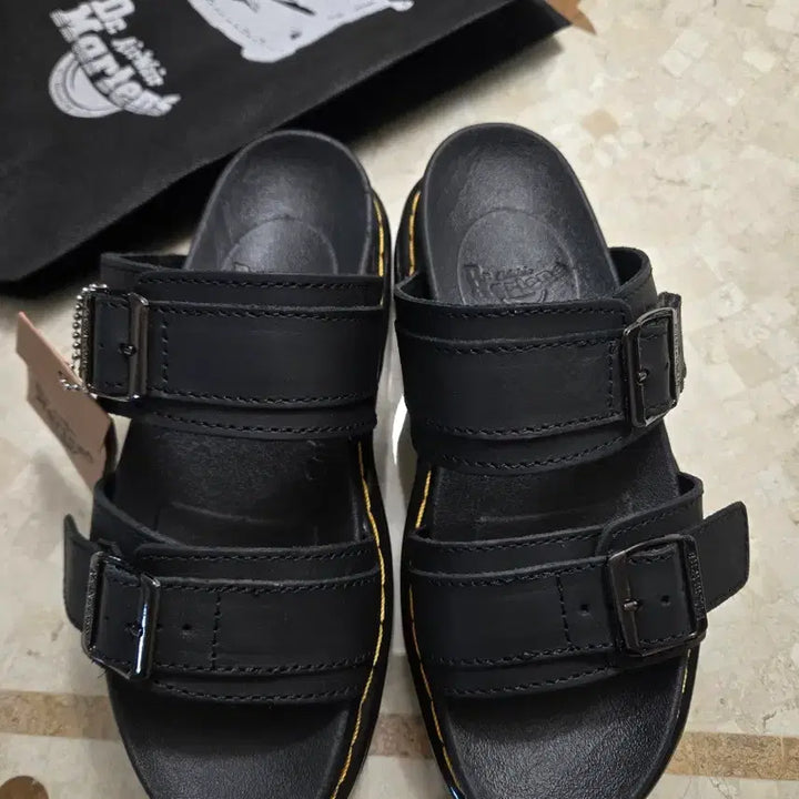 [BUNJANG] Dr. Martens Myles Sandal / 닥터마틴 마일즈 샌들 (새상품)(UK4) 240-245