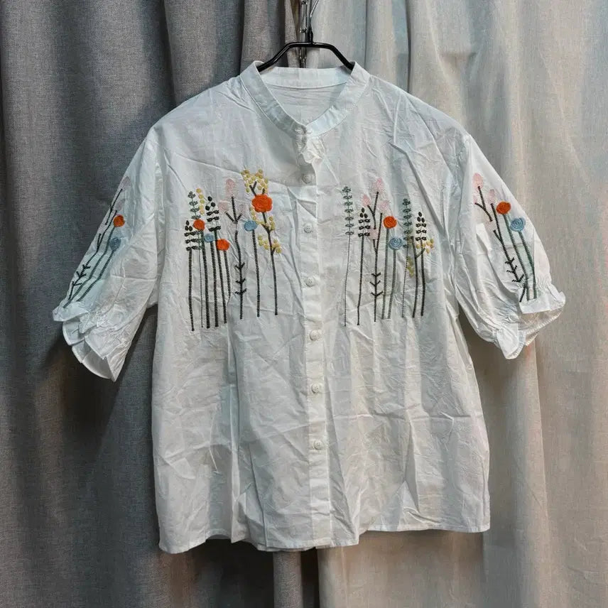 [BUNJANG] White Floral Embroidered Cotton Blend Summer Blouse (Size Free) / [FREE] 화이트 꽃 자수 코튼 혼방 여름 블라우스 5부