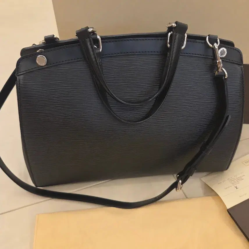 [BUNJANG] Louis Vuitton Épi Brea MM Black Handbag / 루이비통 에삐 브레아 무광블랙 MM
