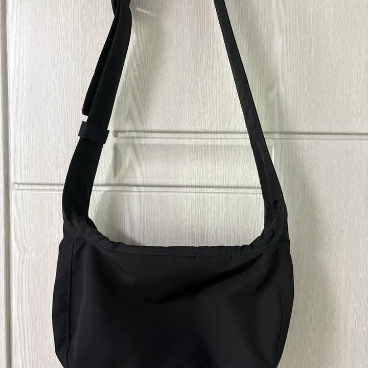 [BUNJANG] COS Nylon Crossbody Bag Black / 코스 나일론 크로스 바디 백 블랙