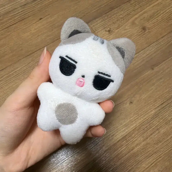 [BUNJANG] Stray Kids Leeknow Plush Doll / 스트레이키즈 스키즈 리노 인형 판매