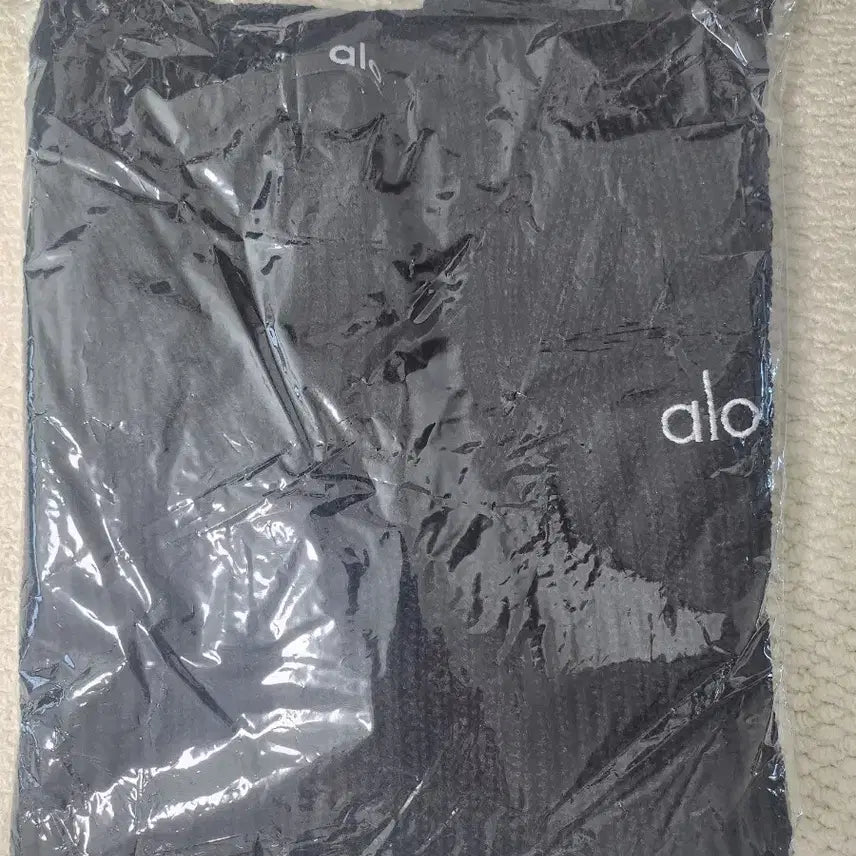 [BUNJANG] ALO V-Neck Knit Vest (White/Black) / ALO 화이트 /블랙 (택하기)니트 조끼 베스트
