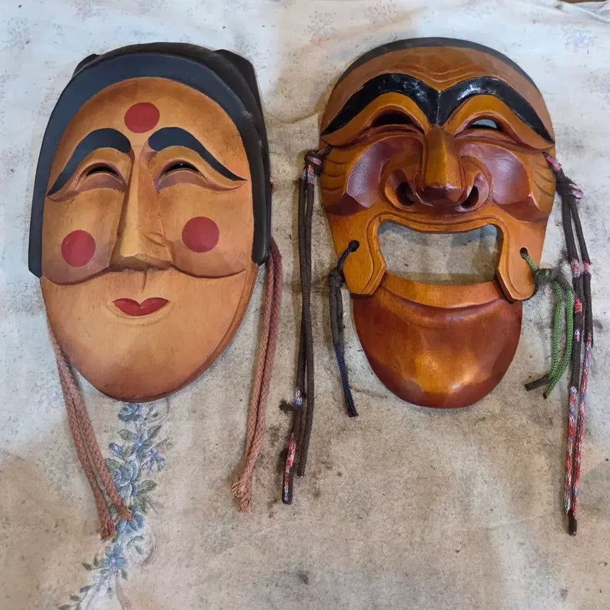 [BUNJANG] Wooden Hahoe Tal Set (2 pieces) / 나무 하회탈 2점