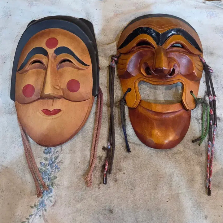 [BUNJANG] Wooden Hahoe Tal Set (2 pieces) / 나무 하회탈 2점