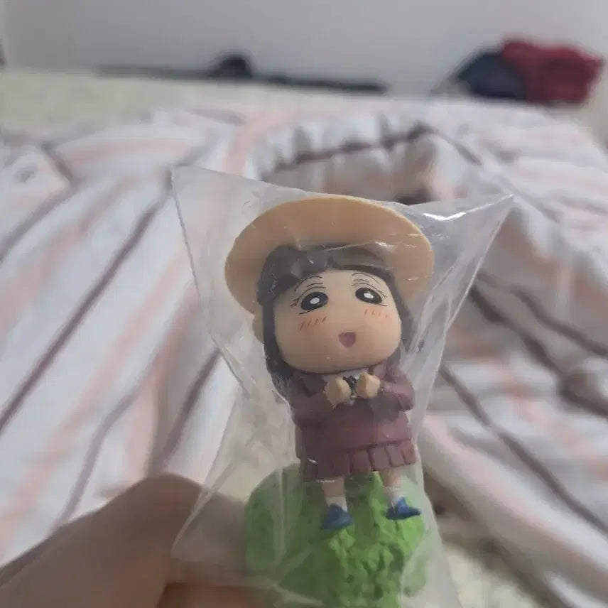 [BUNJANG] Crayon Shin-chan Suzy Picnic Figure / 짱구는 못말려 수지 피규어
