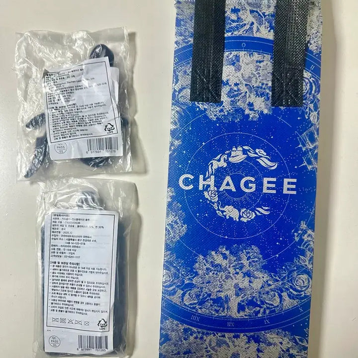 [BUNJANG] CHAGEE "Mal" Keychain Card Holder (Sealed) / CHAGEE 차지 말키링+카드홀더(미개봉)