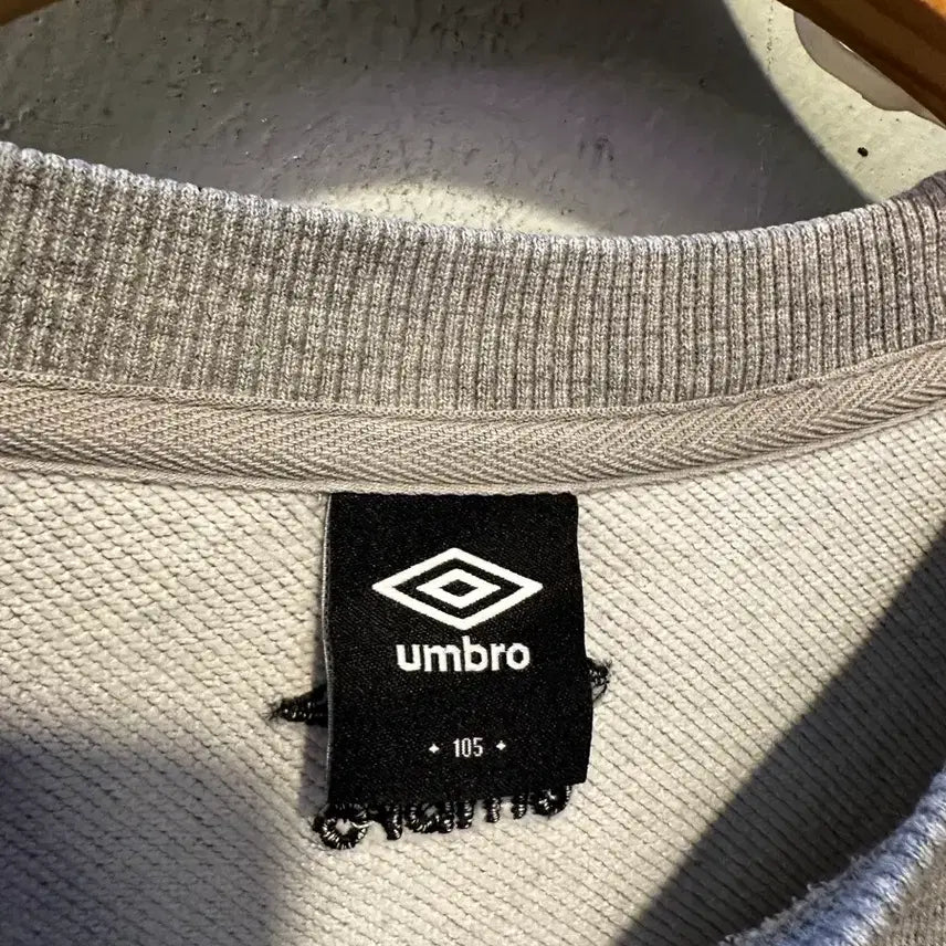 [BUNJANG] Umbro Genuine Sweatshirt Size 105 / 엄브로 정품 맨투맨
