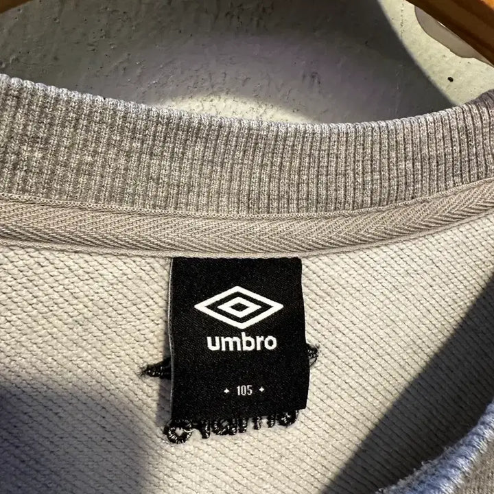 [BUNJANG] Umbro Genuine Sweatshirt Size 105 / 엄브로 정품 맨투맨