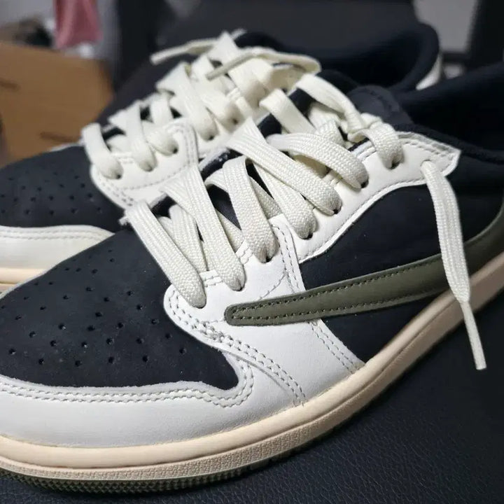 [BUNJANG] Air Jordan 1 x Travis Scott Retro Low OG SP Medium Olive / 조던 1 x 트래비스 스캇 레트로 로우 OG SP 미디움 올리브