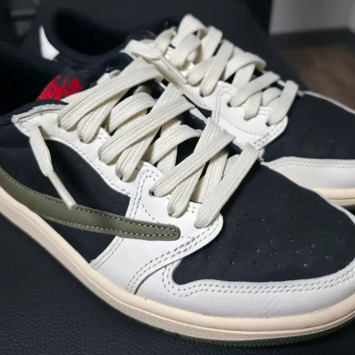 [BUNJANG] Air Jordan 1 x Travis Scott Retro Low OG SP Medium Olive / 조던 1 x 트래비스 스캇 레트로 로우 OG SP 미디움 올리브