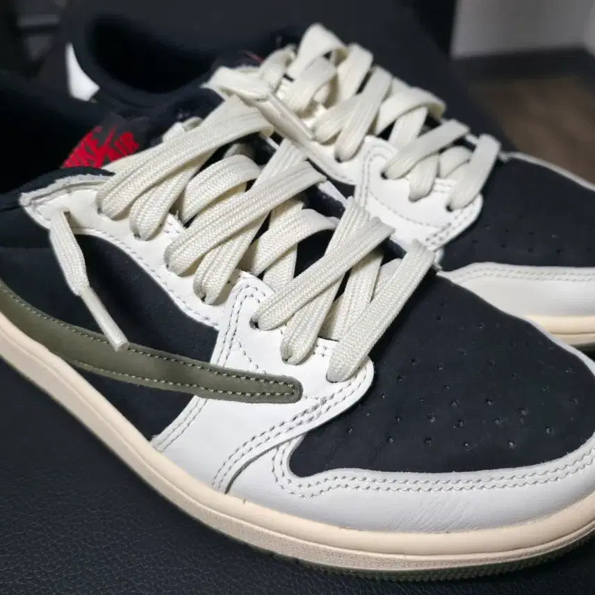 [BUNJANG] Air Jordan 1 x Travis Scott Retro Low OG SP Medium Olive / 조던 1 x 트래비스 스캇 레트로 로우 OG SP 미디움 올리브