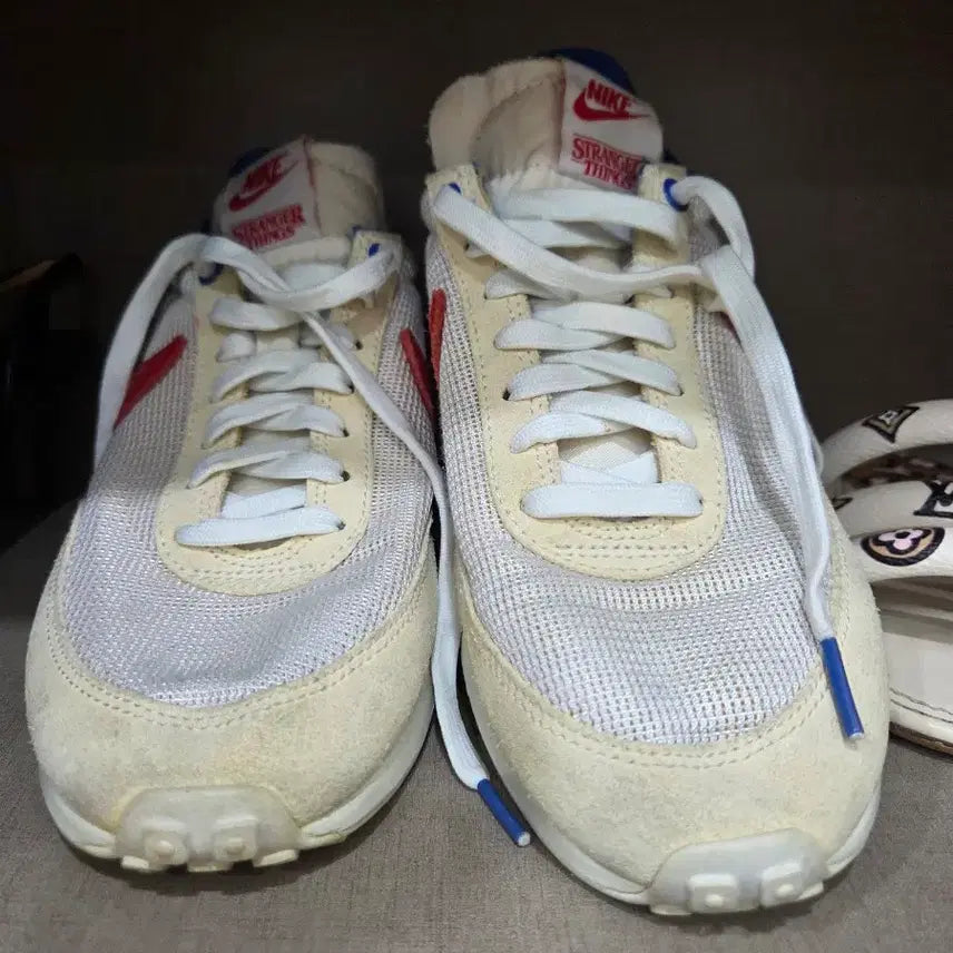 [BUNJANG] Nike x Stranger Things Collaboration Sneakers Size 240 / 나이키 x 기묘한 이야기 240