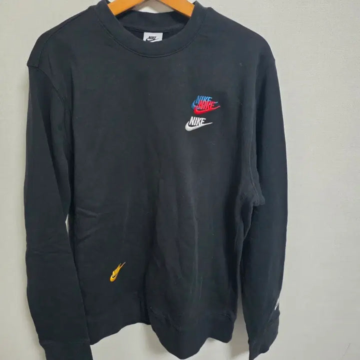 [BUNJANG] Nike NSW Essential+ Multi Logo Sweatshirt Black (DJ6915-010) XL / 나이키 NSW 에센셜+ 멀티 로고 맨투맨 블랙 (DJ6915-010)XL