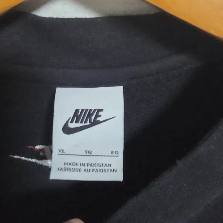 [BUNJANG] Nike NSW Essential+ Multi Logo Sweatshirt Black (DJ6915-010) XL / 나이키 NSW 에센셜+ 멀티 로고 맨투맨 블랙 (DJ6915-010)XL