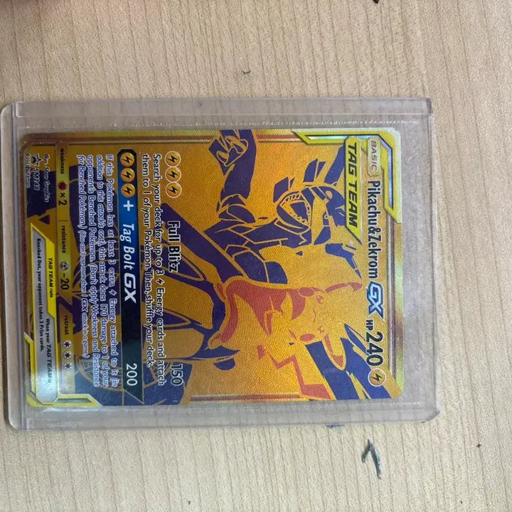 [BUNJANG] Pokemon Pikachu Gold V Card / 포켓몬 카드 피카츄 골드 v