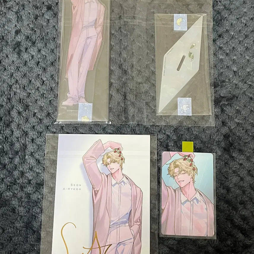 [BUNJANG] Demutj Taiwan Acrylic Stand, Postcard, Photocard Set (Ahyeon) / 데못죽 대만 아크릴 스탠드, 엽서, 포카(아현, 선아현) 세트