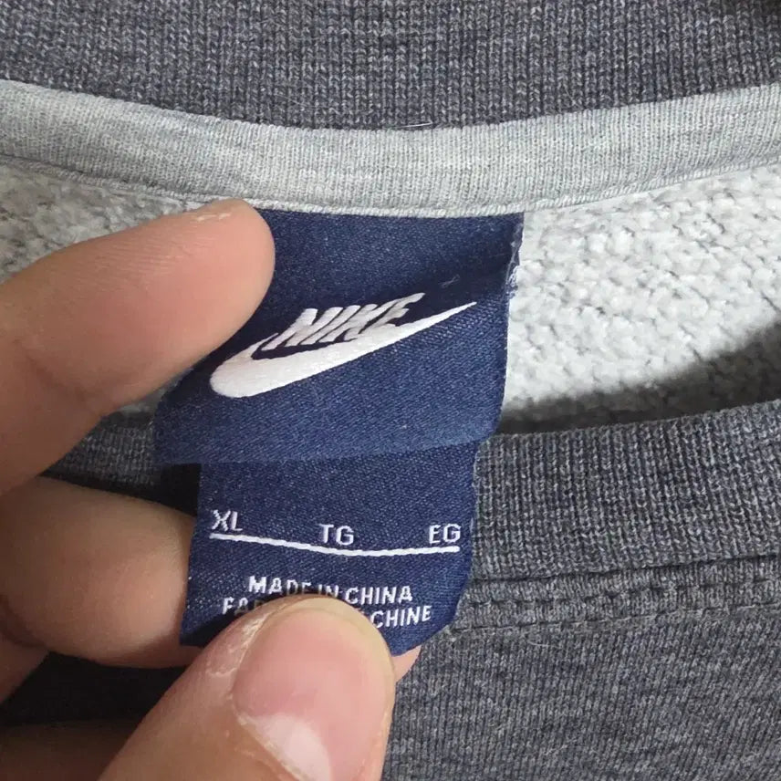 [BUNJANG] Nike Swoosh Embroidery Sweatshirt Grey XL / [XL] 나이키 스우시 자수 맨투맨 그레이 (나이키코리아 정품)