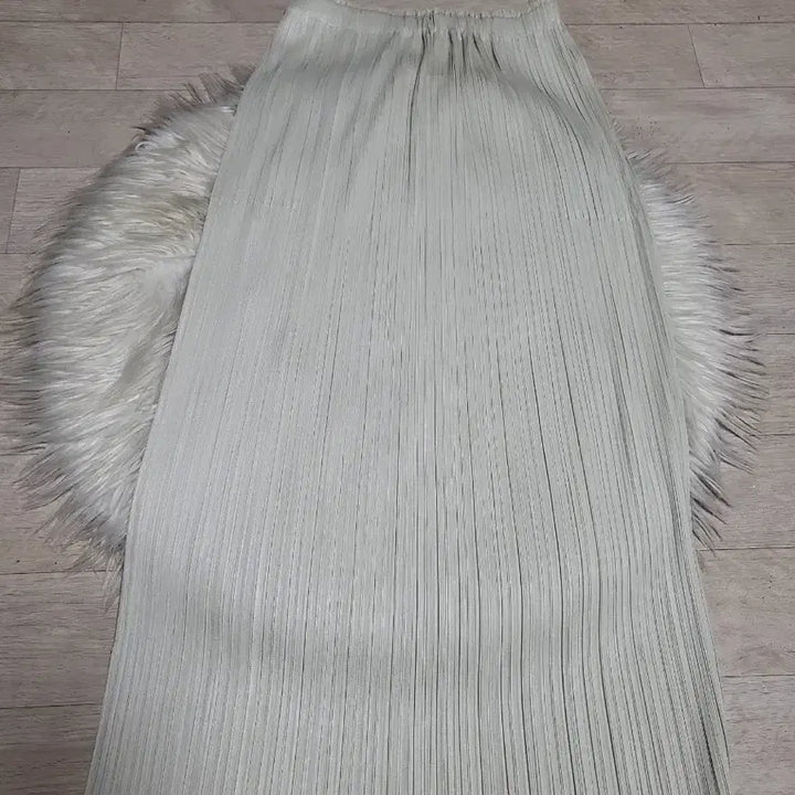 [BUNJANG] Issey Miyake Pleats Please May Monthly Skirt Ivory Size 3 / 이세이미야케 플리츠플리즈 스커트 5월 먼슬리 스커트 아이보리 3사이즈