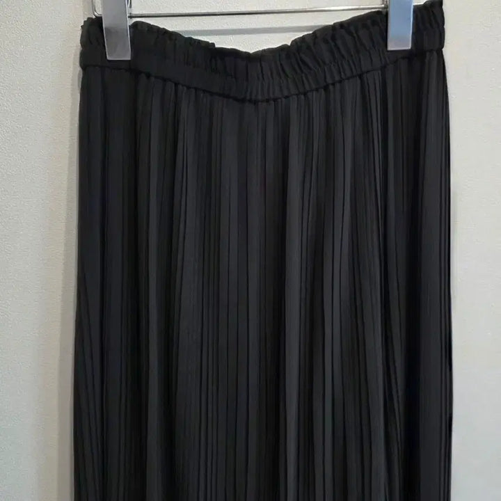 [BUNJANG] Uniqlo Pleated Long Skirt Black (M) / 유니클로 플리츠 롱 스커트 M 블랙