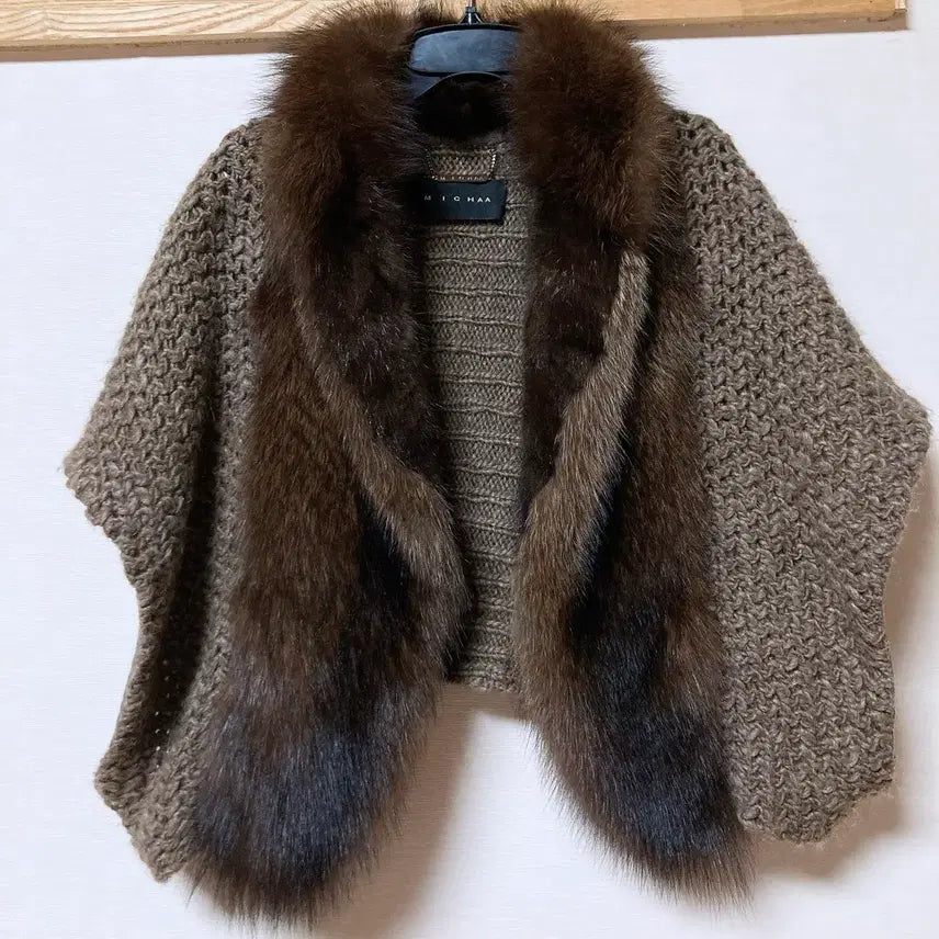 [BUNJANG] MICHAA Faux Fur Trimmed Knit Cape / MICHAA 미샤 퍼 트리밍 니트 케이프