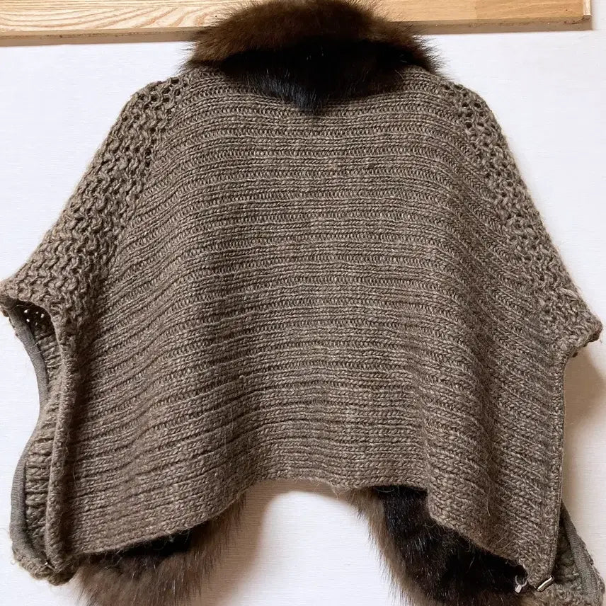 [BUNJANG] MICHAA Faux Fur Trimmed Knit Cape / MICHAA 미샤 퍼 트리밍 니트 케이프