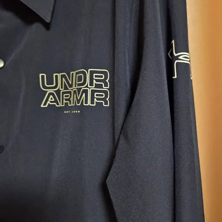 [BUNJANG] Under Armour Navy Coach Jacket Red Accent / 언더아머 네이비 코치 자켓 레드 포인트
