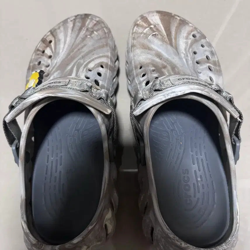 [BUNJANG] Crocs Echo Marbled Bone Multi + Duckling Jibbitz / [260]크록스 에코 마블드 본 멀티 + 고라파덕 지비츠