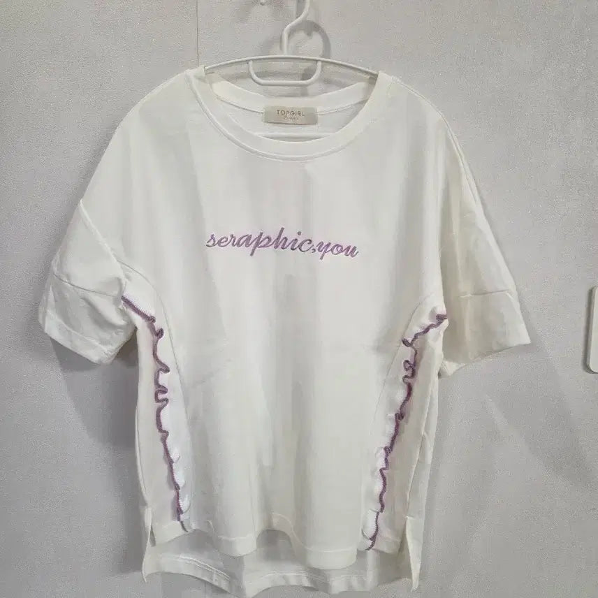 [BUNJANG] Topgirl Embroidered T-Shirt / 탑걸 자수 티