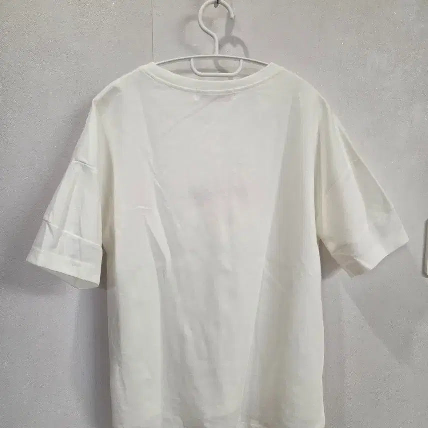 [BUNJANG] Topgirl Embroidered T-Shirt / 탑걸 자수 티