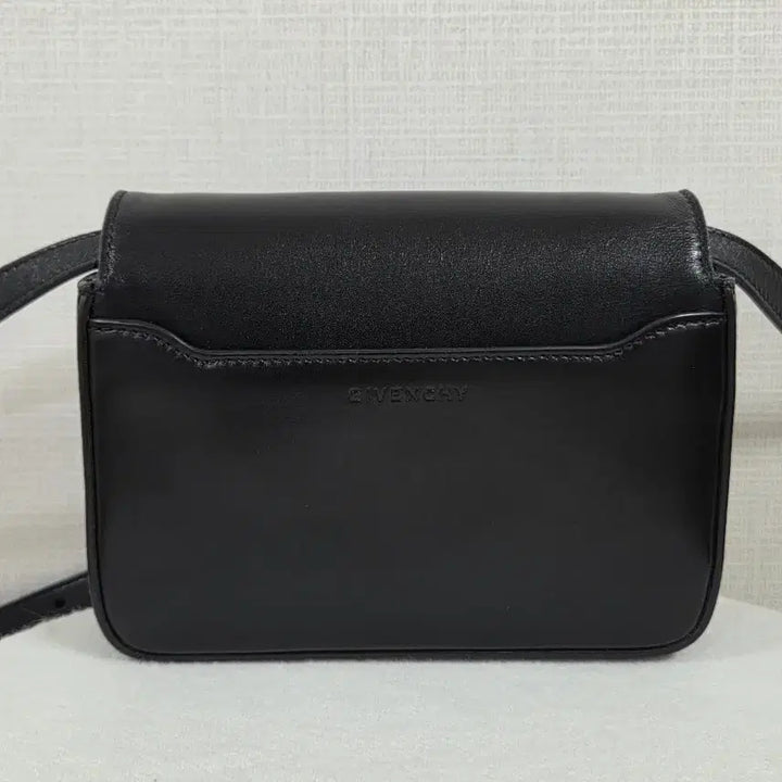 [BUNJANG] Givenchy 4G Small Box Leather Shoulder Bag Black / 지방시 4G 스몰 박스 레더 숄더백(에스파 가방)