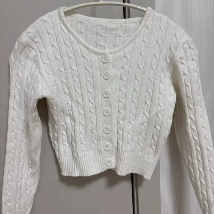 [BUNJANG] Twisted Crop Knit Cardigan / 꽈배기 크롭 니트 가디건