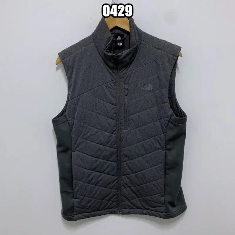 [BUNJANG] The North Face Mountain Athletic Charcoal Tonton Logo V-Motion Vest / L 노스페이스 마운틴 애슬레틱 차콜 톤톤로고 브이모션 베스트