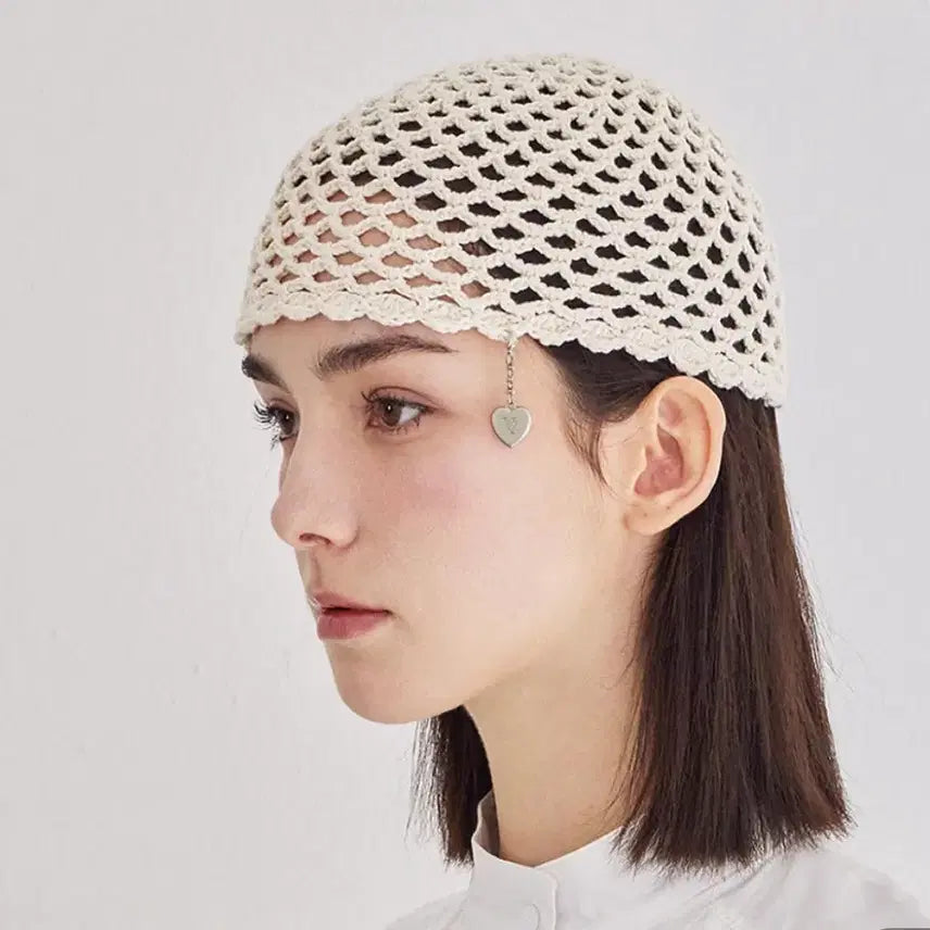 [BUNJANG] Barzel Heart Chain Crochet Short Beanie / 새상품)바잘 하트체인 크로셰 숏비니 배우 한수아 비니
