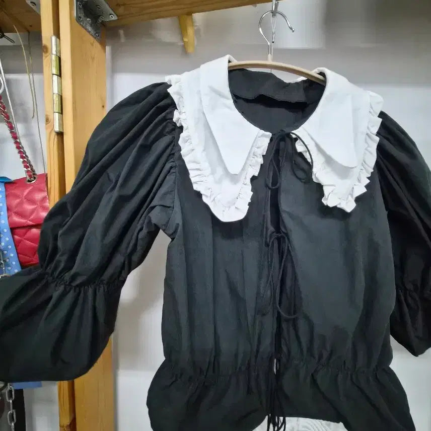 [BUNJANG] Double Frill Neck Balloon Puff Blouse Jacket &amp; System Embroidered Lace Mermaid Skirt / 수입 이중프릴넥 벌룬퍼프 블라우스자켓. 시스템 레이스 머메이드스커트