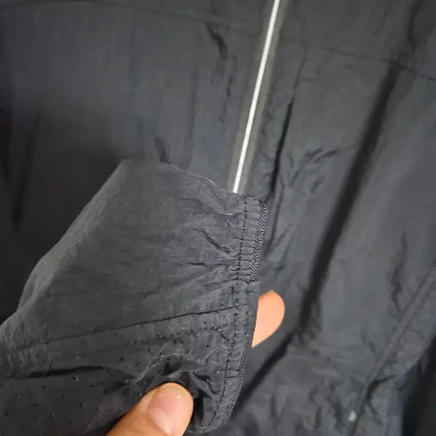 [BUNJANG] Feltix Hooded Windbreaker Jumper - Size 55 / 펠틱스 후드 바람막이 점퍼55