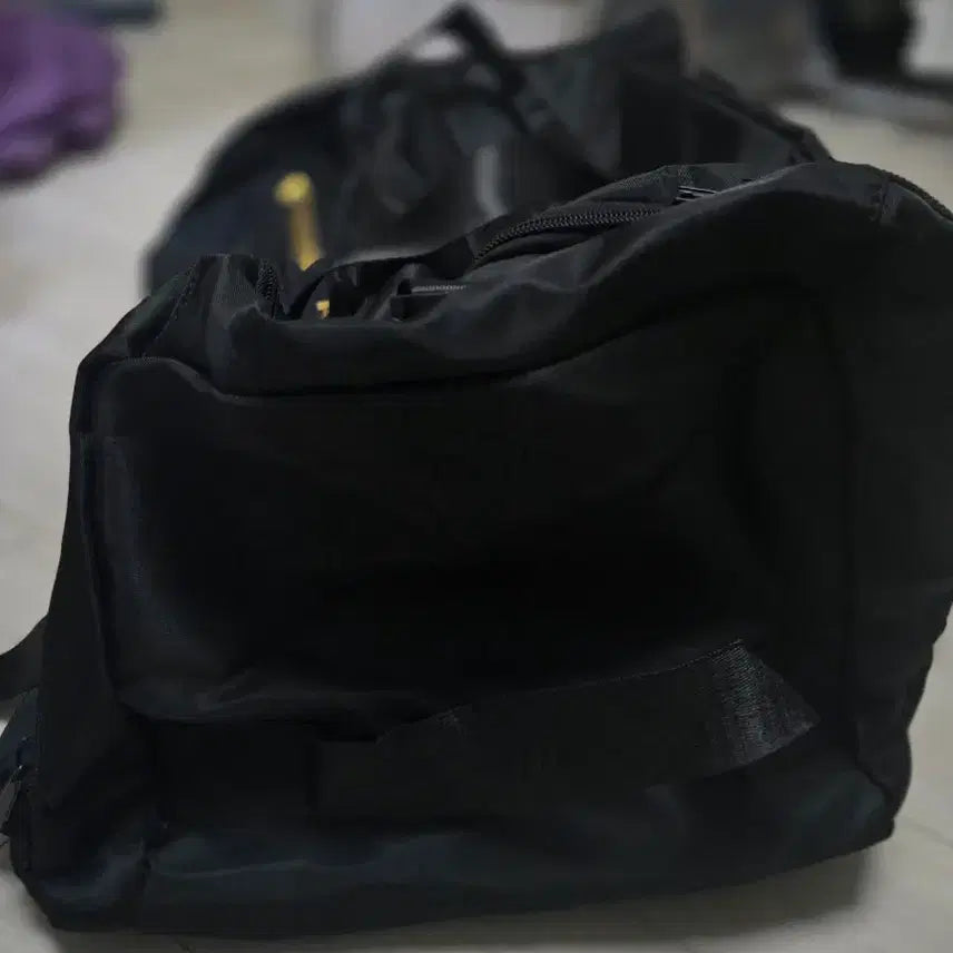 [BUNJANG] FIRM ABS Black Duffel Bag / FIRM ABS 블랙 더플백 가방