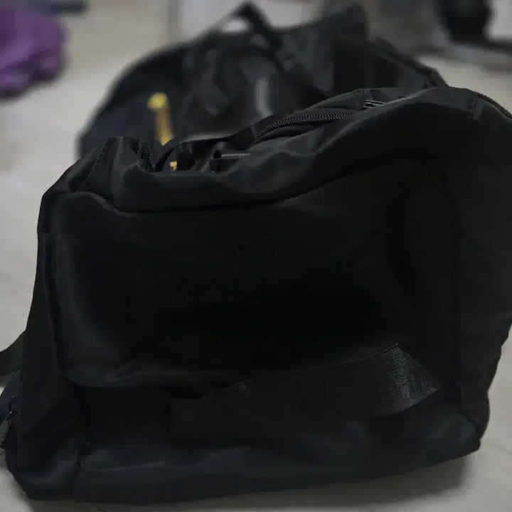 [BUNJANG] FIRM ABS Black Duffel Bag / FIRM ABS 블랙 더플백 가방