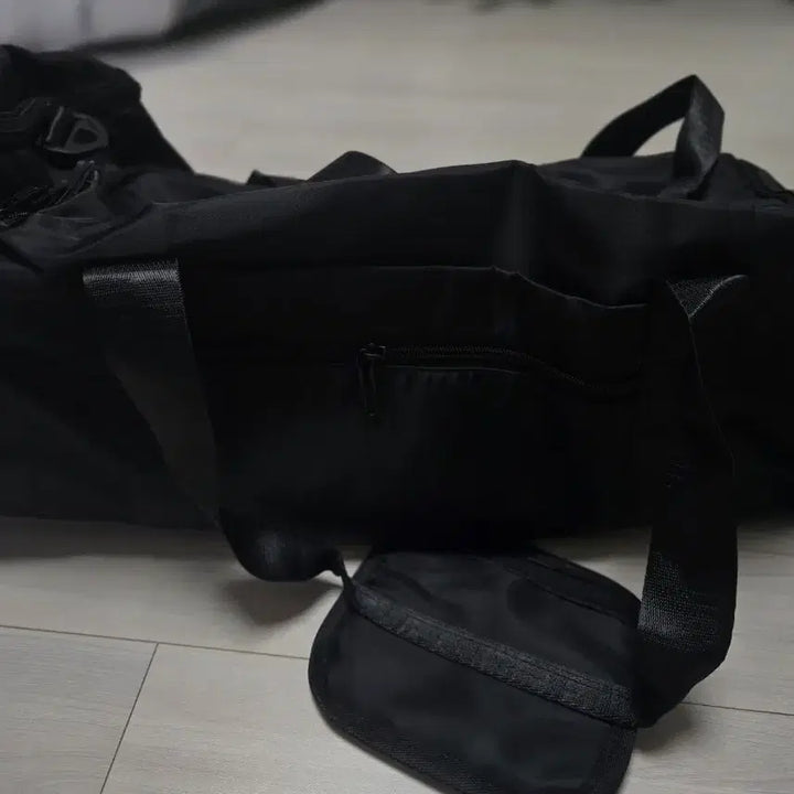 [BUNJANG] FIRM ABS Black Duffel Bag / FIRM ABS 블랙 더플백 가방