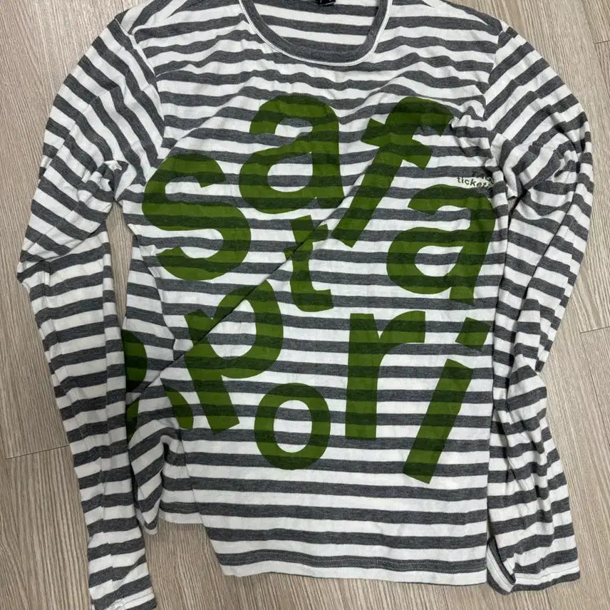 [SOLD OUT] 사파리스팟 스트라이프 보더 티 그레이