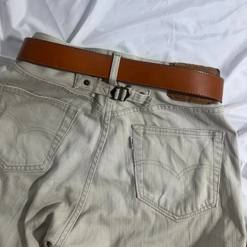 [BUNJANG] Lois Crayon Gemstone Buckle Leather Belt / Lois crayon 잼스톤 버클 레더 벨트 소 가죽