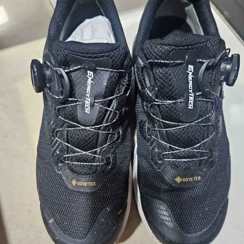 [BUNJANG] ENERGY TECH Gore-Tex Black Trekking Shoes / ENERGY TECH 고어텍스 블랙 운동화 트레킹화