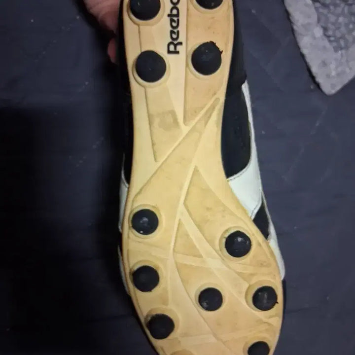 [BUNJANG] Reebok Authentic Football Boots Black/White 260mm / 리복 정품 축구화 블랙/화이트 색상입니다