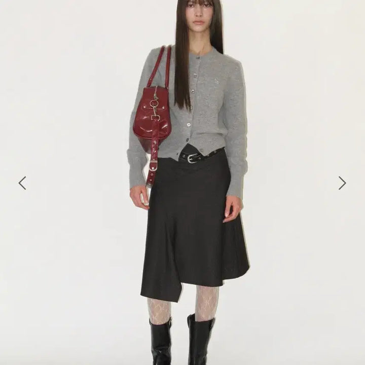 [BUNJANG] SUNBURN PROJECT Asymmetric Midi Skirt Black / 썬번프로젝트 미디스커트 블랙