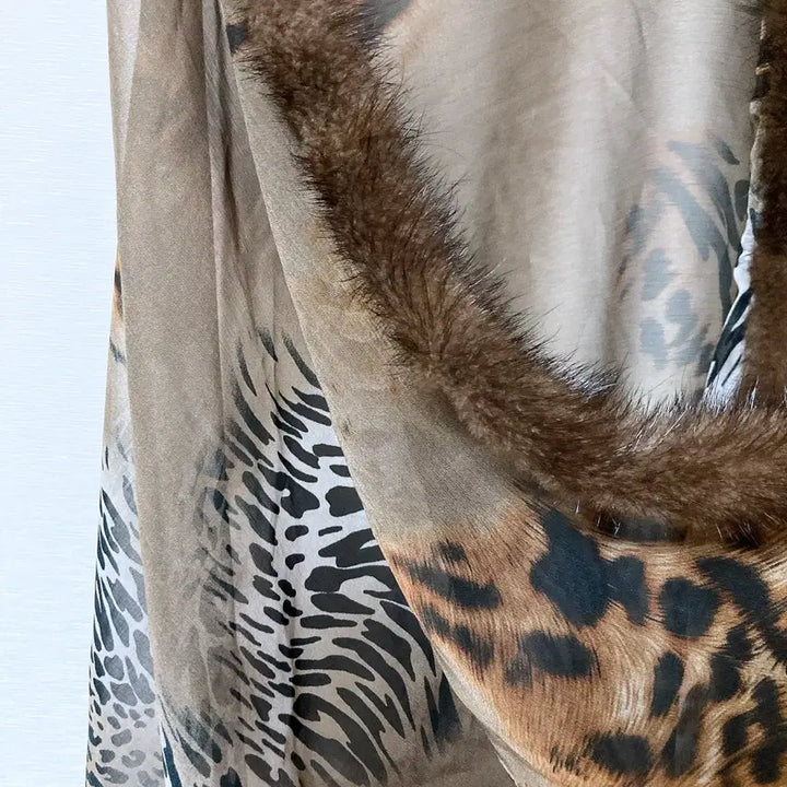 [BUNJANG] Leopard Print Faux Fur Trimmed Shawl / 레오파드 퍼 트리밍 숄