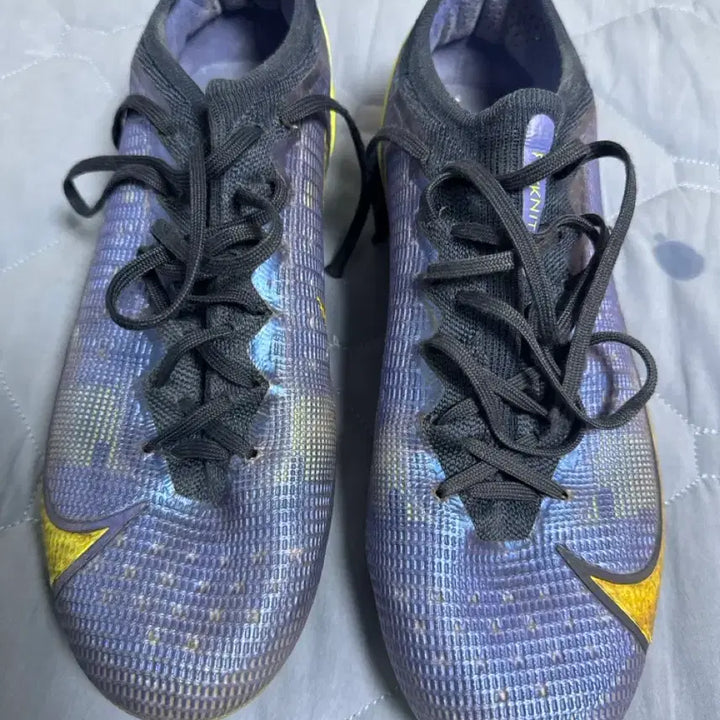 [BUNJANG] Nike Soccer Cleats - Purple/Gold - Size 260 / 나이키 축구화 보라/금색